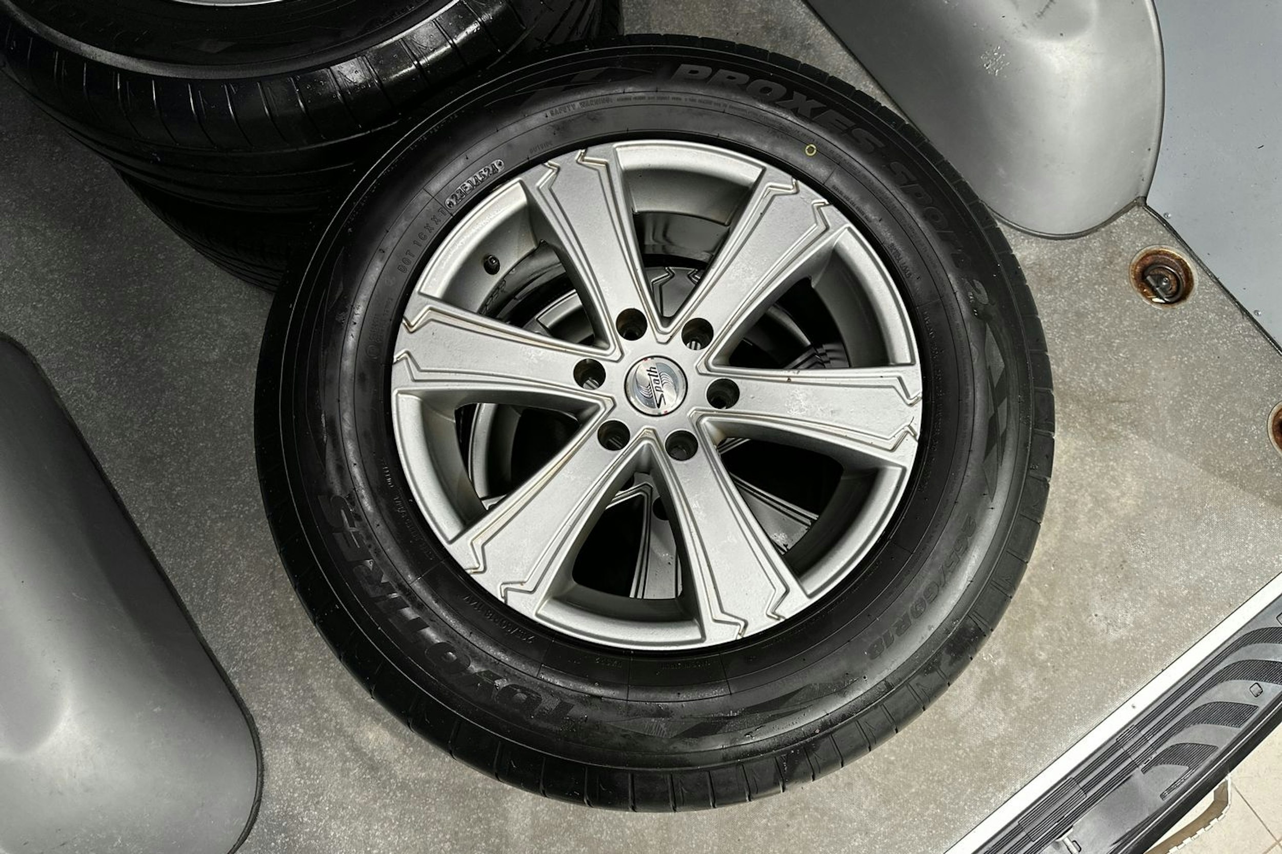 musta Mercedes-Benz Sprinter 2023 kuva 32.