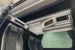 musta Mercedes-Benz Sprinter 2023 kuva 37.