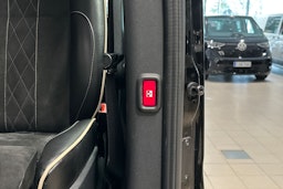 musta Mercedes-Benz Sprinter 2023 kuva 38.