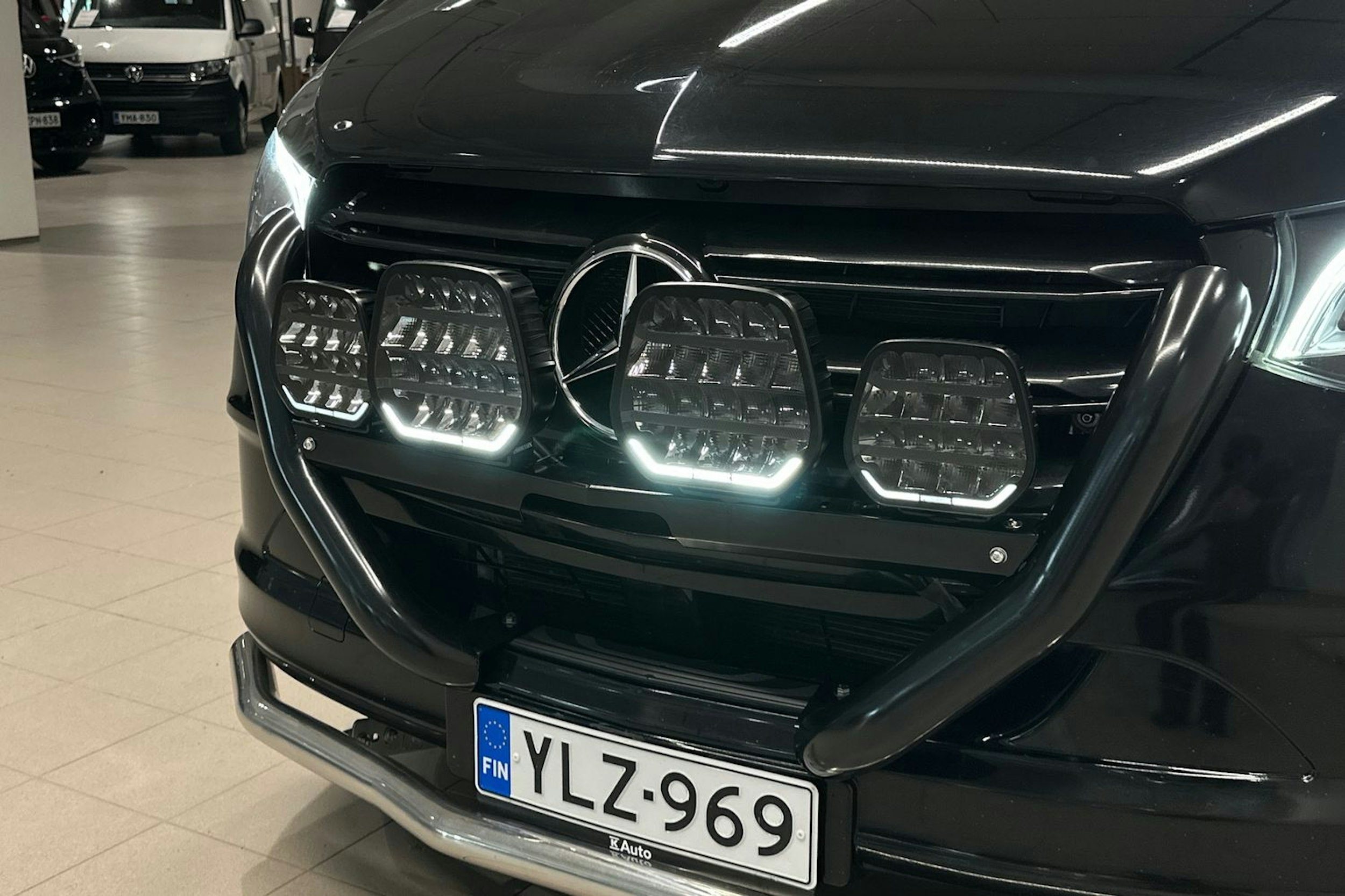 musta Mercedes-Benz Sprinter 2023 kuva 39.