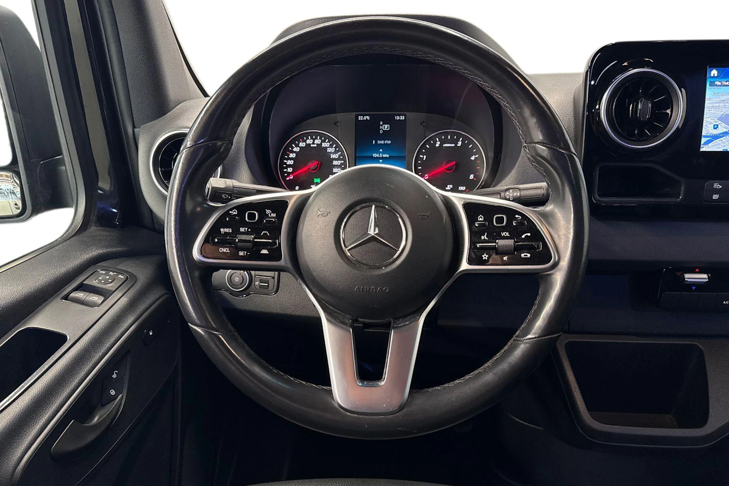 musta Mercedes-Benz Sprinter 2023 kuva 11.