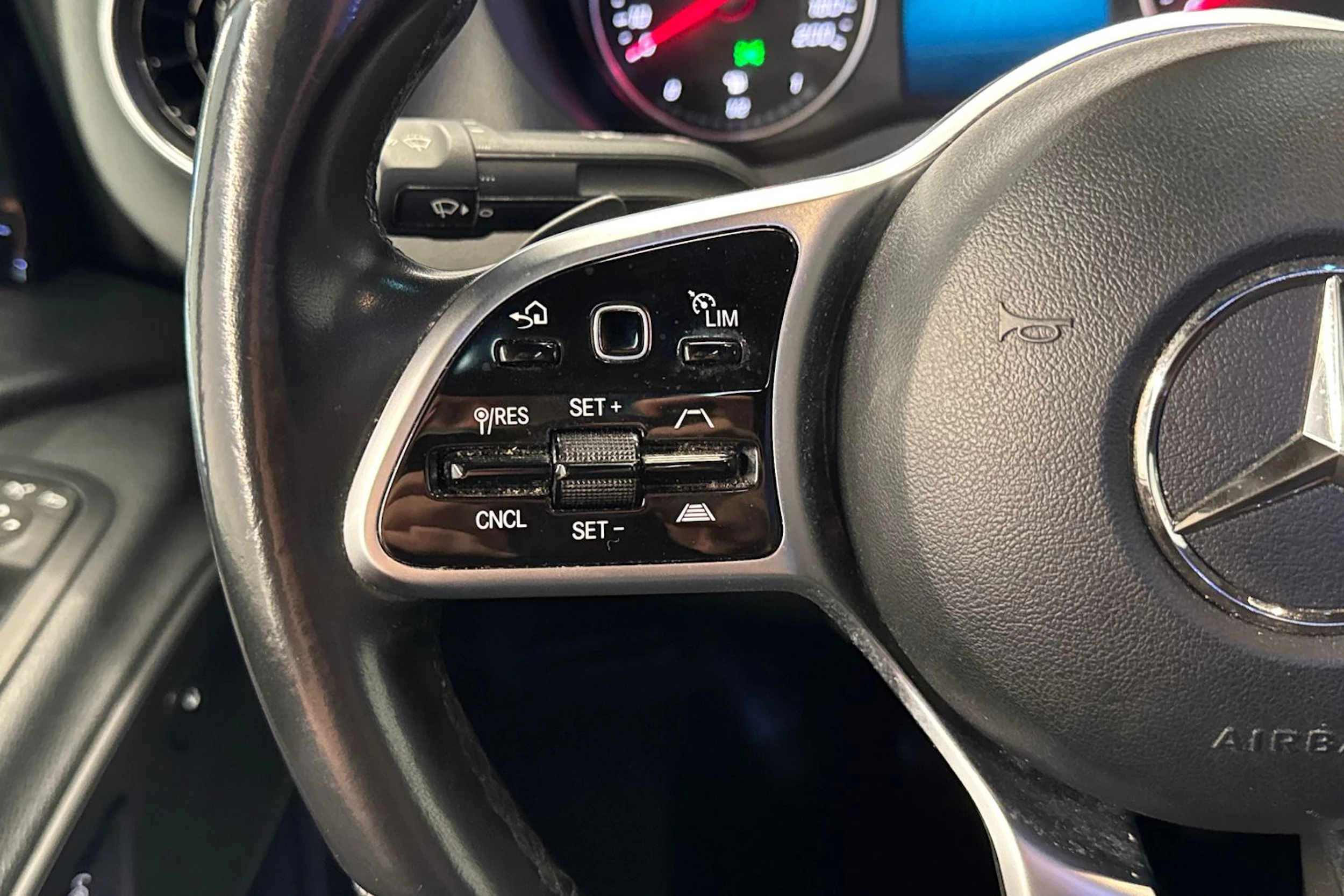 musta Mercedes-Benz Sprinter 2023 kuva 13.