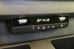 musta Mercedes-Benz Sprinter 2023 kuva 16.