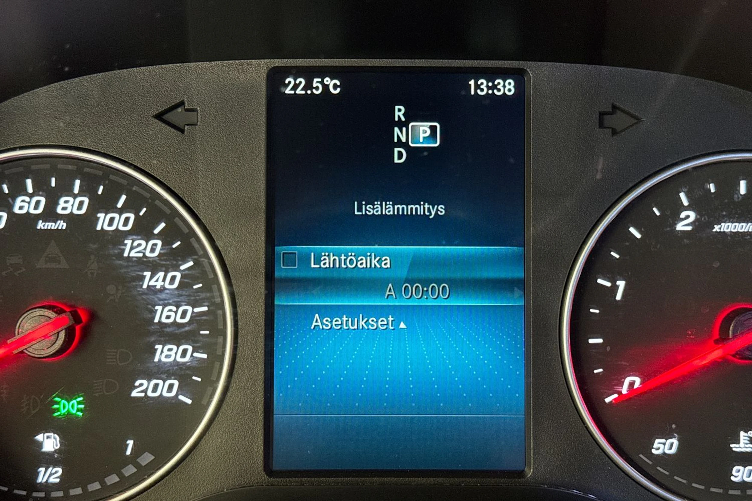 musta Mercedes-Benz Sprinter 2023 kuva 22.