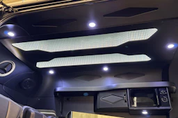 musta Mercedes-Benz Sprinter 2023 kuva 31.