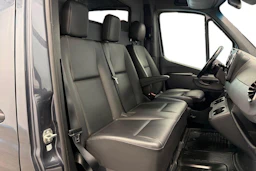 harmaa Mercedes-Benz Sprinter 2023 kuva 11.