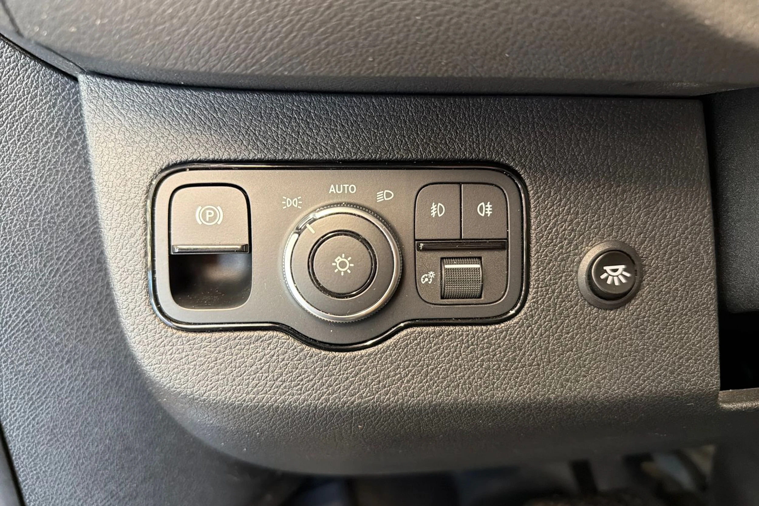 harmaa Mercedes-Benz Sprinter 2023 kuva 23.