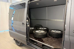 harmaa Mercedes-Benz Sprinter 2023 kuva 26.