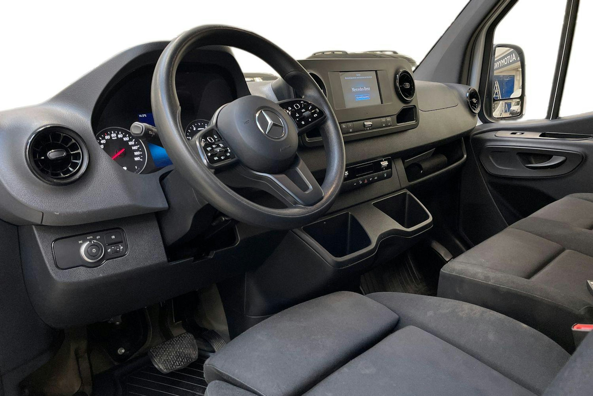 valkoinen Mercedes-Benz Sprinter 2024 kuva 8.