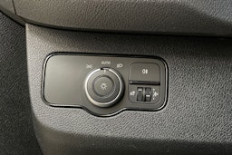 valkoinen Mercedes-Benz Sprinter 2024 kuva 17.