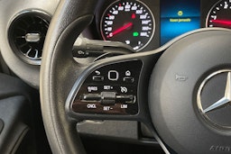 valkoinen Mercedes-Benz Sprinter 2024 kuva 19.