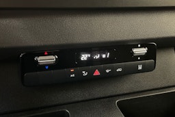 valkoinen Mercedes-Benz Sprinter 2024 kuva 22.