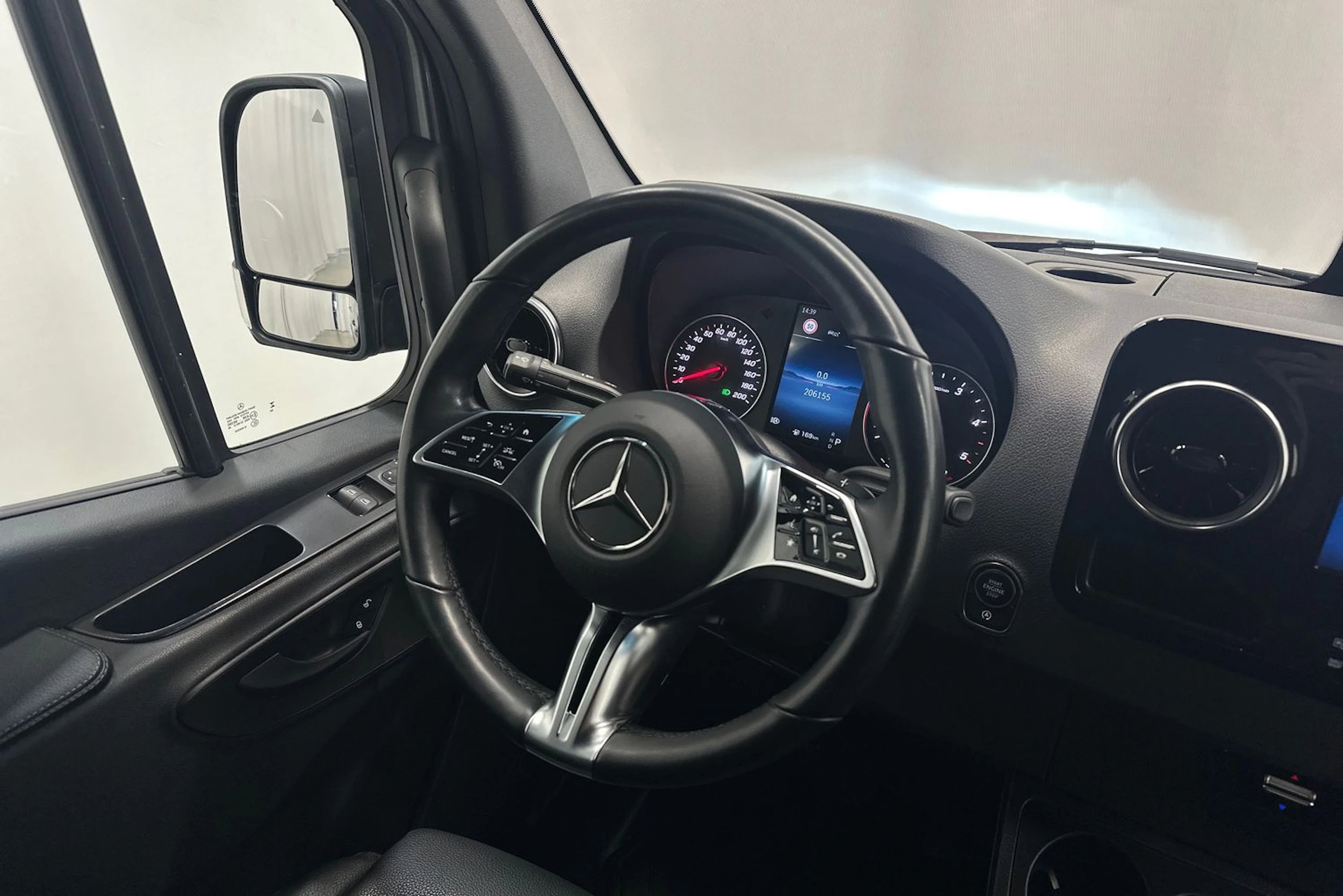harmaa Mercedes-Benz Sprinter 2025 kuva 10.
