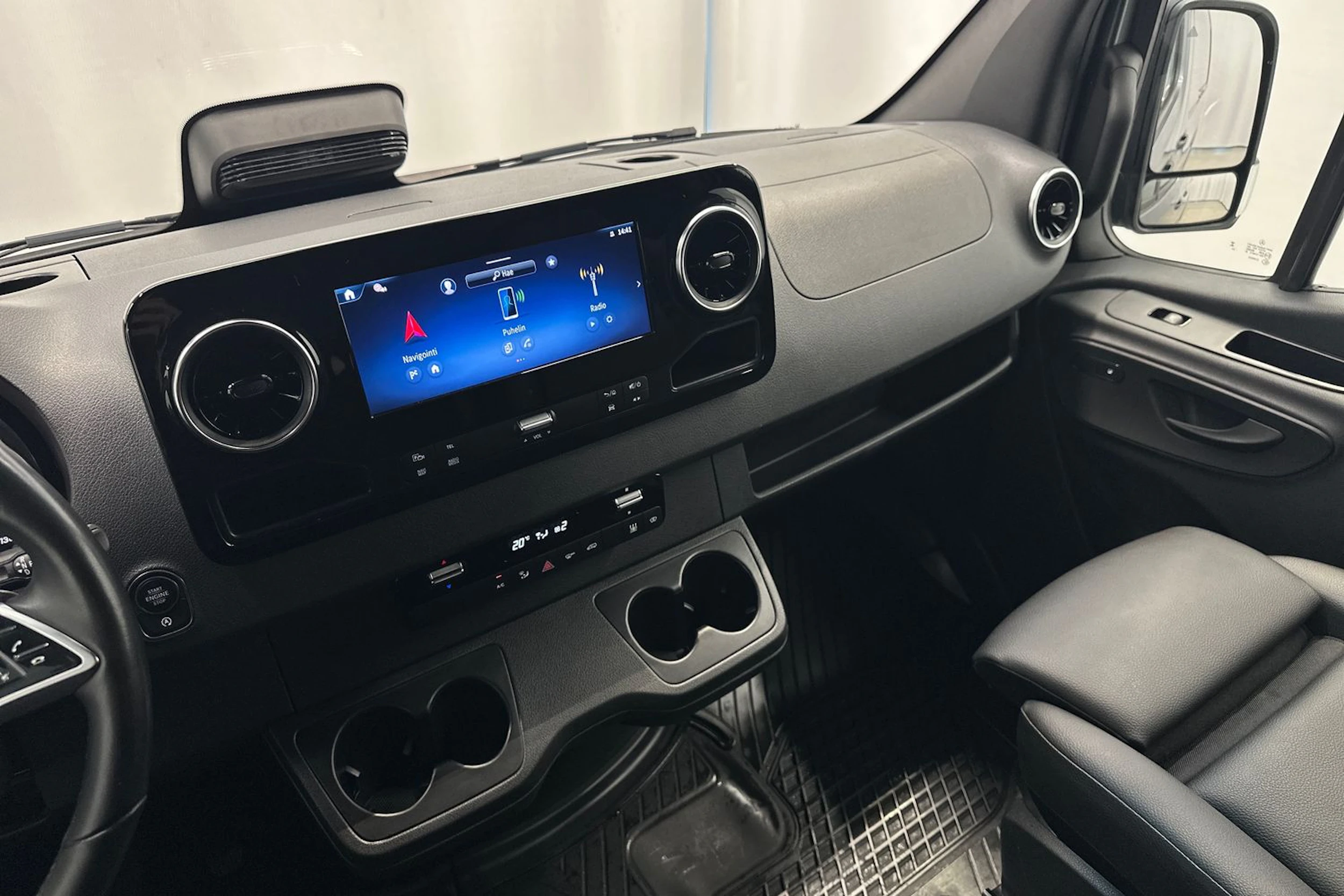 harmaa Mercedes-Benz Sprinter 2025 kuva 15.