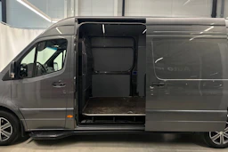 harmaa Mercedes-Benz Sprinter 2025 kuva 29.