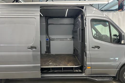 harmaa Mercedes-Benz Sprinter 2025 kuva 31.