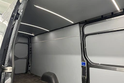 harmaa Mercedes-Benz Sprinter 2025 kuva 33.