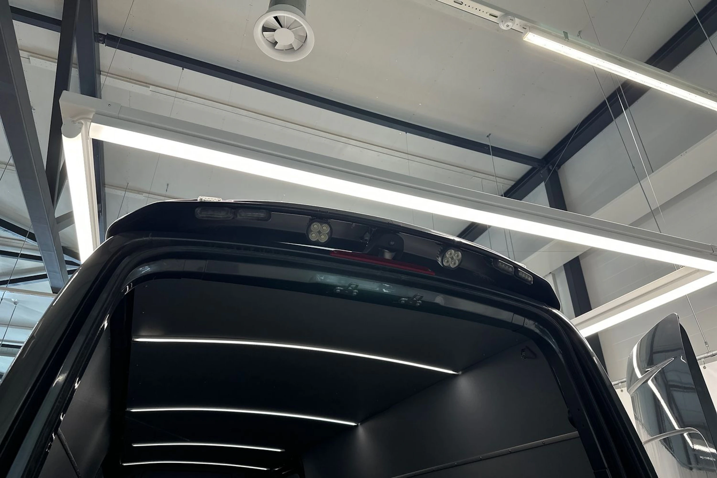 harmaa Mercedes-Benz Sprinter 2025 kuva 35.