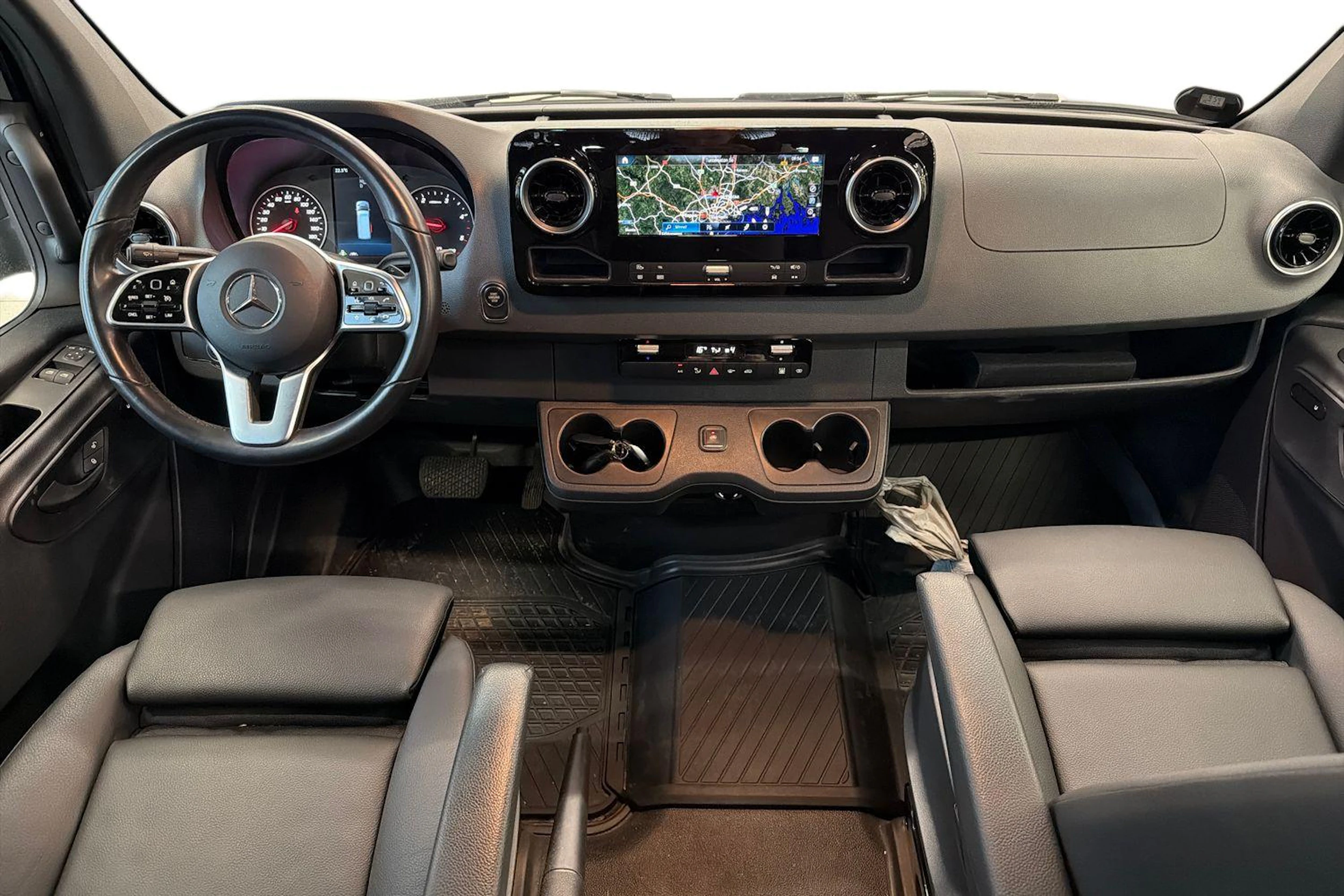 musta Mercedes-Benz Sprinter 2024 kuva 3.
