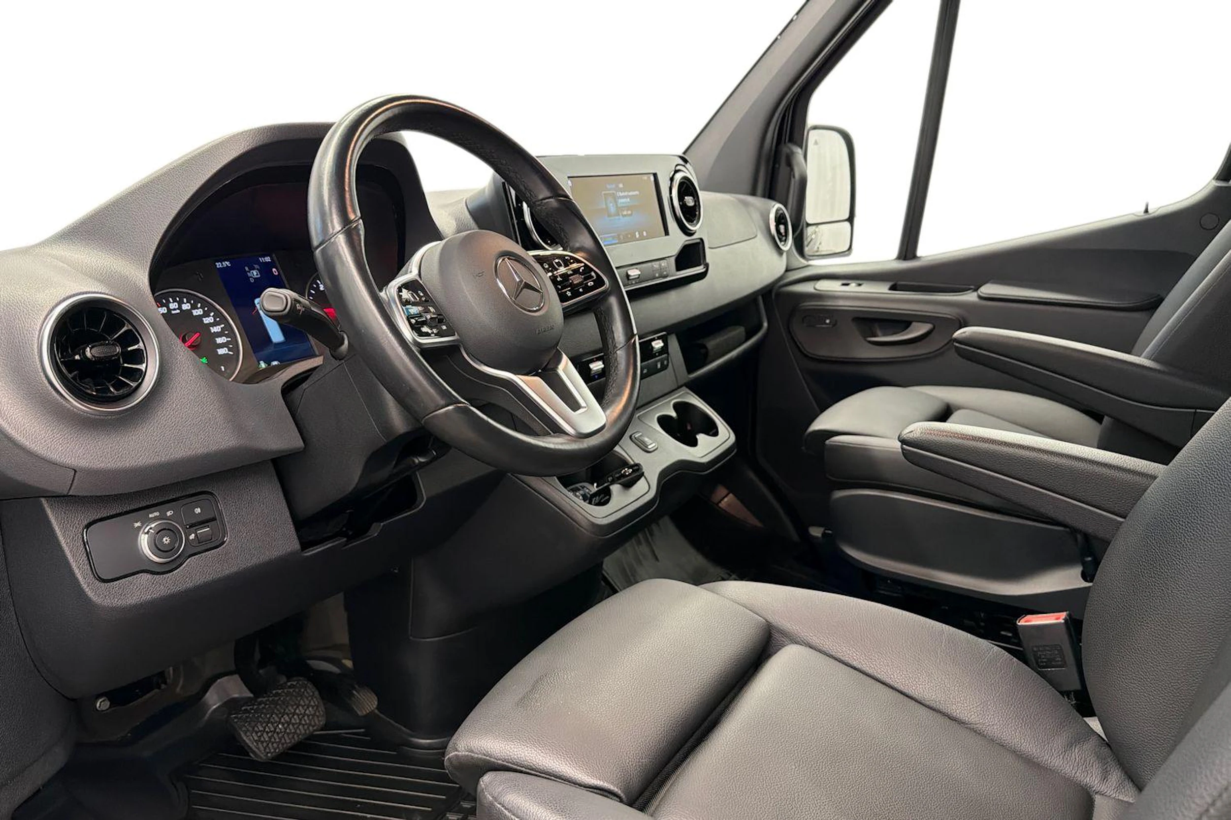 musta Mercedes-Benz Sprinter 2024 kuva 6.