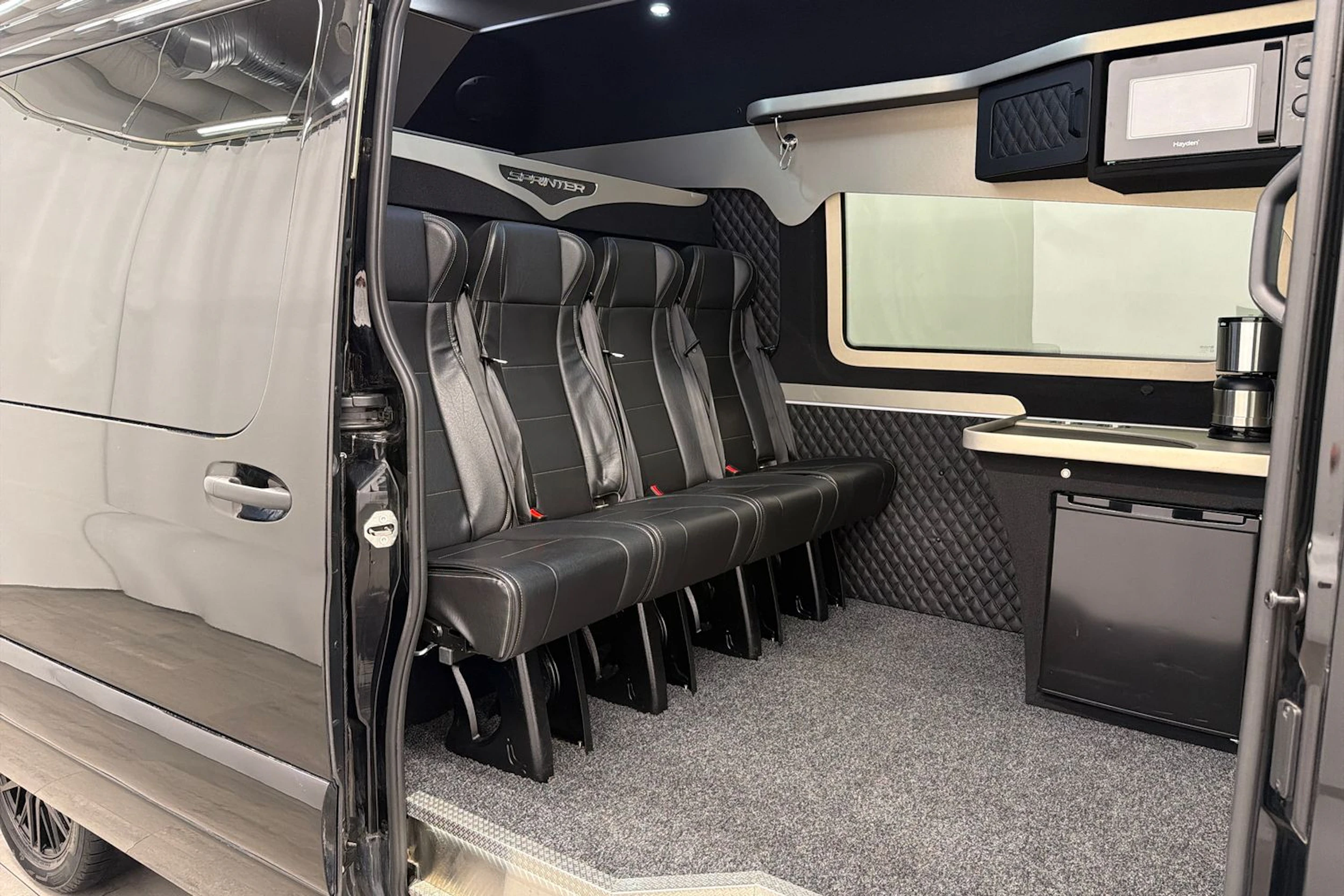 musta Mercedes-Benz Sprinter 2024 kuva 10.