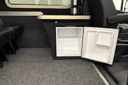 musta Mercedes-Benz Sprinter 2024 kuva 11.
