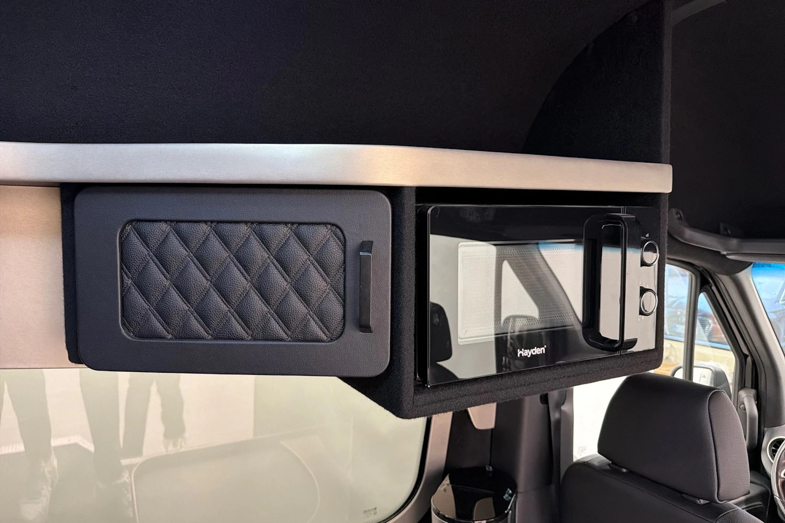 musta Mercedes-Benz Sprinter 2024 kuva 12.