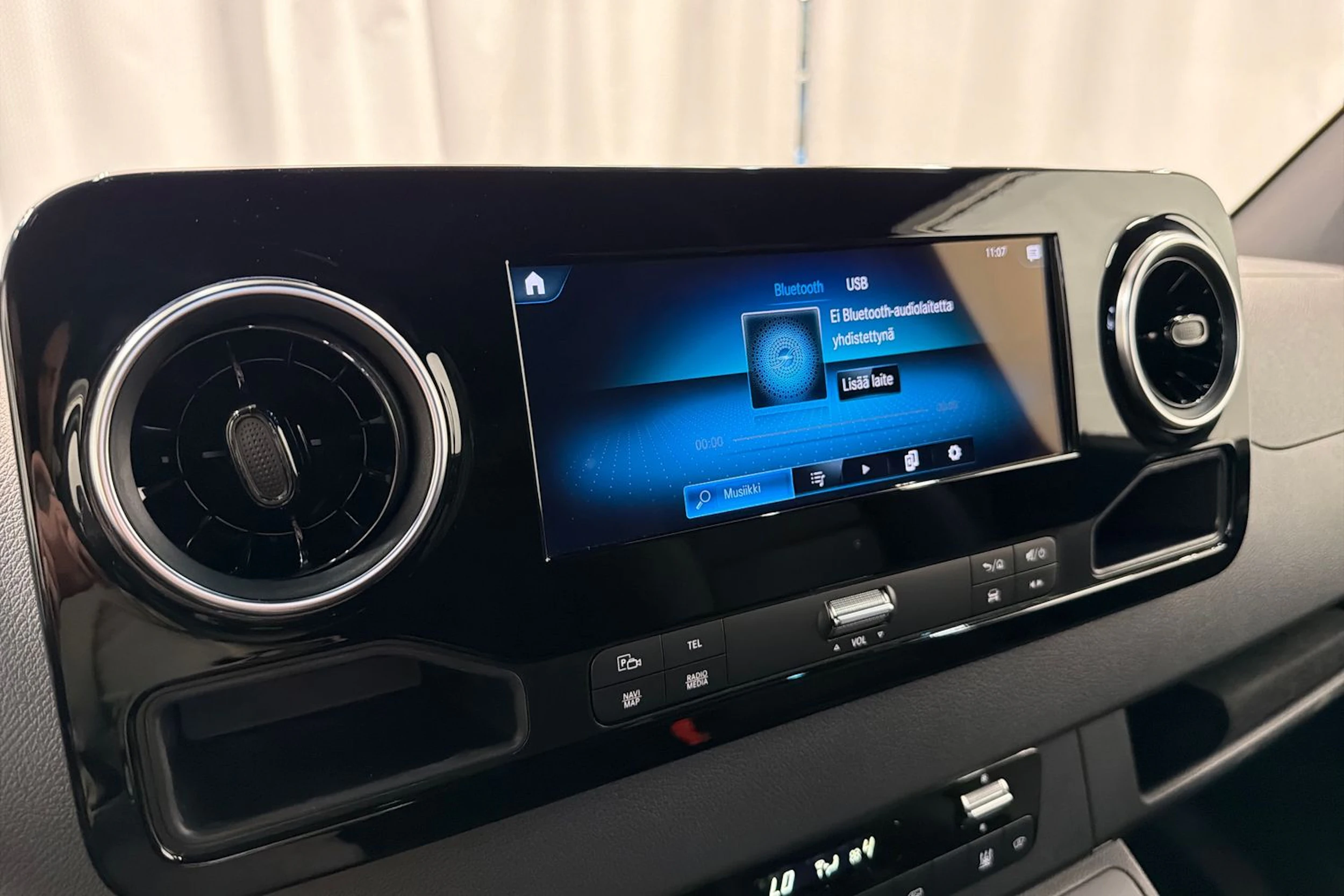 musta Mercedes-Benz Sprinter 2024 kuva 21.