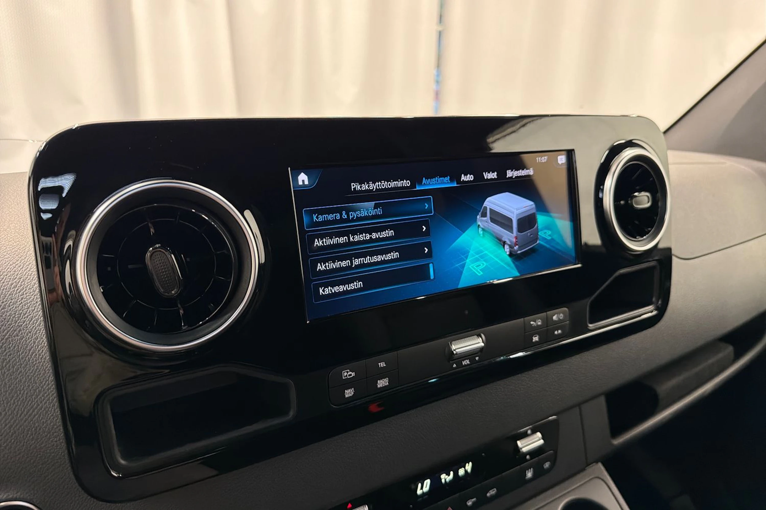 musta Mercedes-Benz Sprinter 2024 kuva 24.