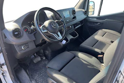 valkoinen Mercedes-Benz Sprinter 2024 kuva 3.