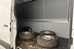 valkoinen Mercedes-Benz Sprinter 2024 kuva 18.