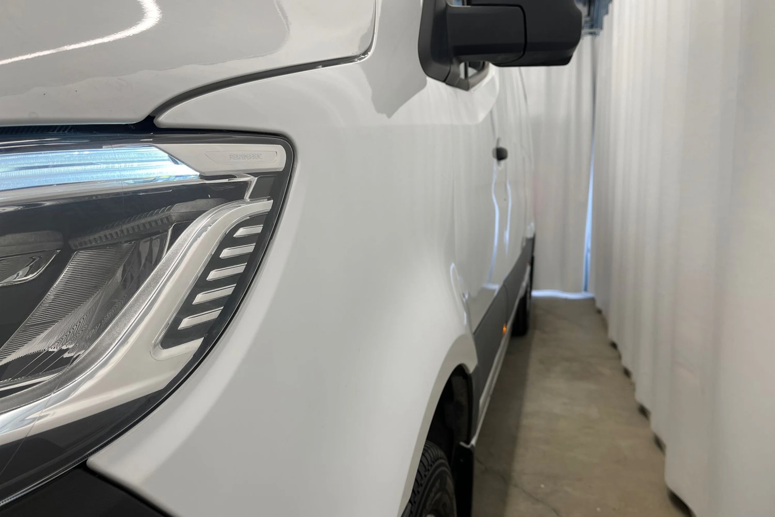valkoinen Mercedes-Benz Sprinter 2024 kuva 21.
