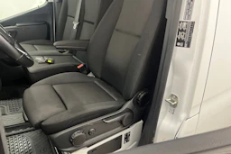 valkoinen Mercedes-Benz Sprinter 2024 kuva 36.