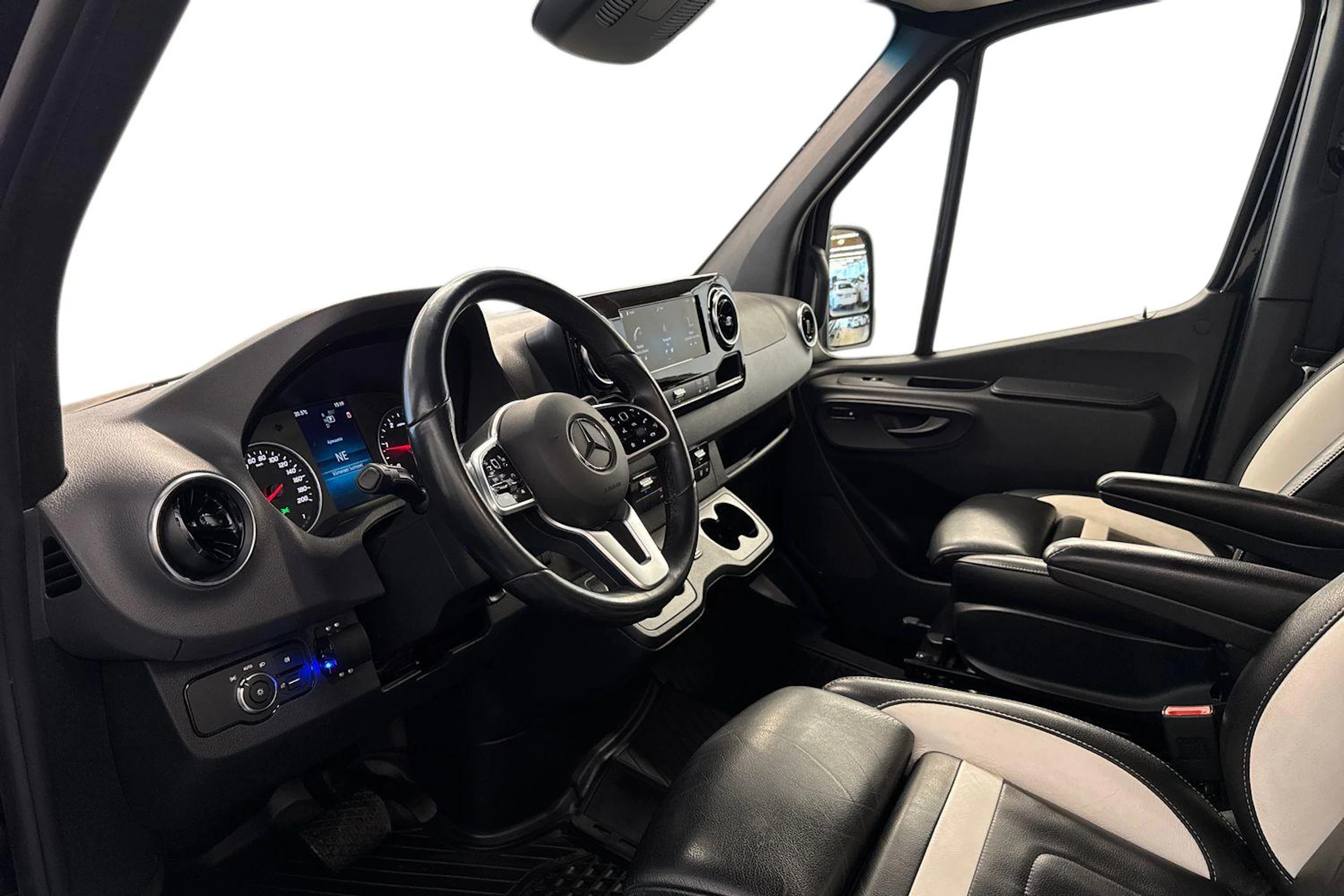 musta Mercedes-Benz Sprinter 2024 kuva 8.