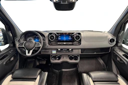 musta Mercedes-Benz Sprinter 2024 kuva 11.