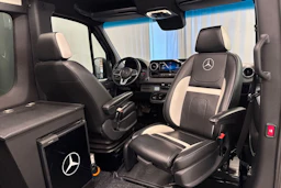 musta Mercedes-Benz Sprinter 2024 kuva 16.