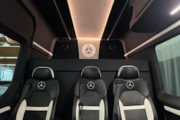 musta Mercedes-Benz Sprinter 2024 kuva 17.