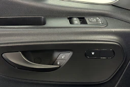 musta Mercedes-Benz Sprinter 2024 kuva 28.