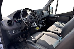valkoinen Mercedes-Benz Sprinter 2024 kuva 3.