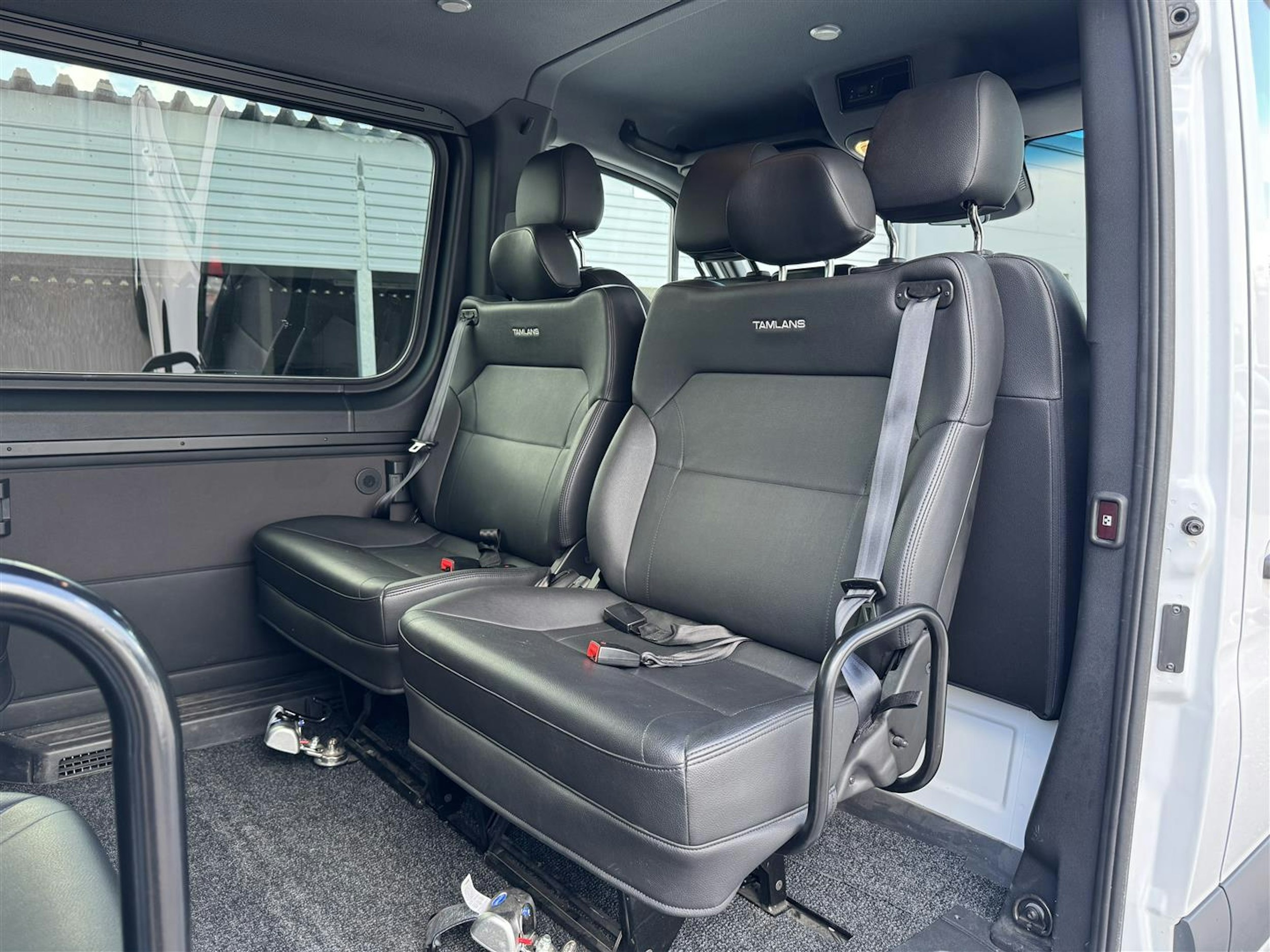 valkoinen Mercedes-Benz Sprinter 2024 kuva 4.