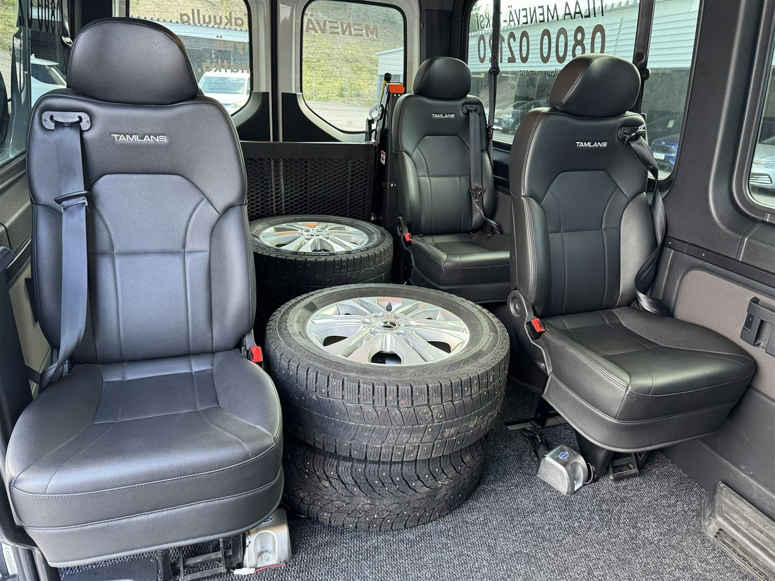 valkoinen Mercedes-Benz Sprinter 2024 kuva 5.
