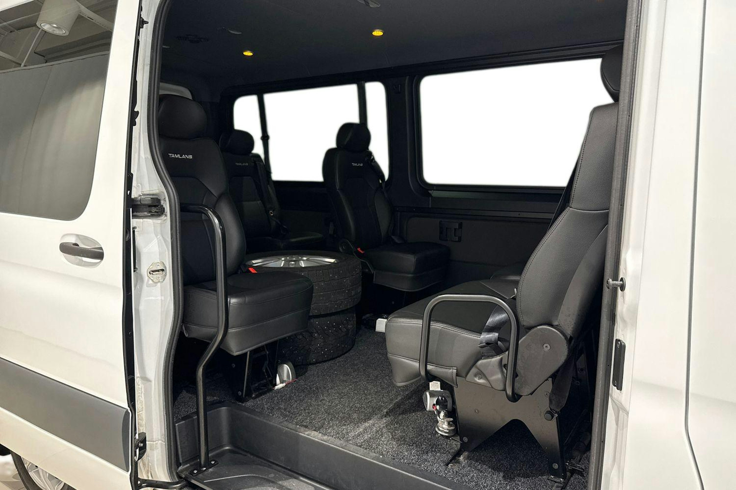 valkoinen Mercedes-Benz Sprinter 2024 kuva 8.