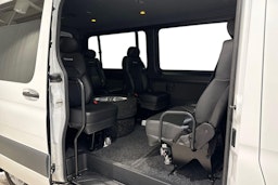 valkoinen Mercedes-Benz Sprinter 2024 kuva 8.
