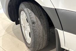 valkoinen Mercedes-Benz Sprinter 2024 kuva 10.