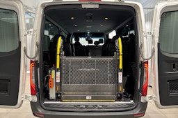 valkoinen Mercedes-Benz Sprinter 2024 kuva 12.