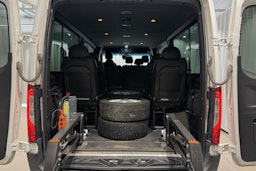 valkoinen Mercedes-Benz Sprinter 2024 kuva 14.