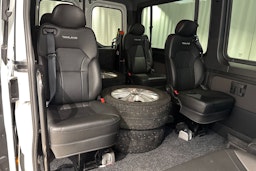 valkoinen Mercedes-Benz Sprinter 2024 kuva 15.