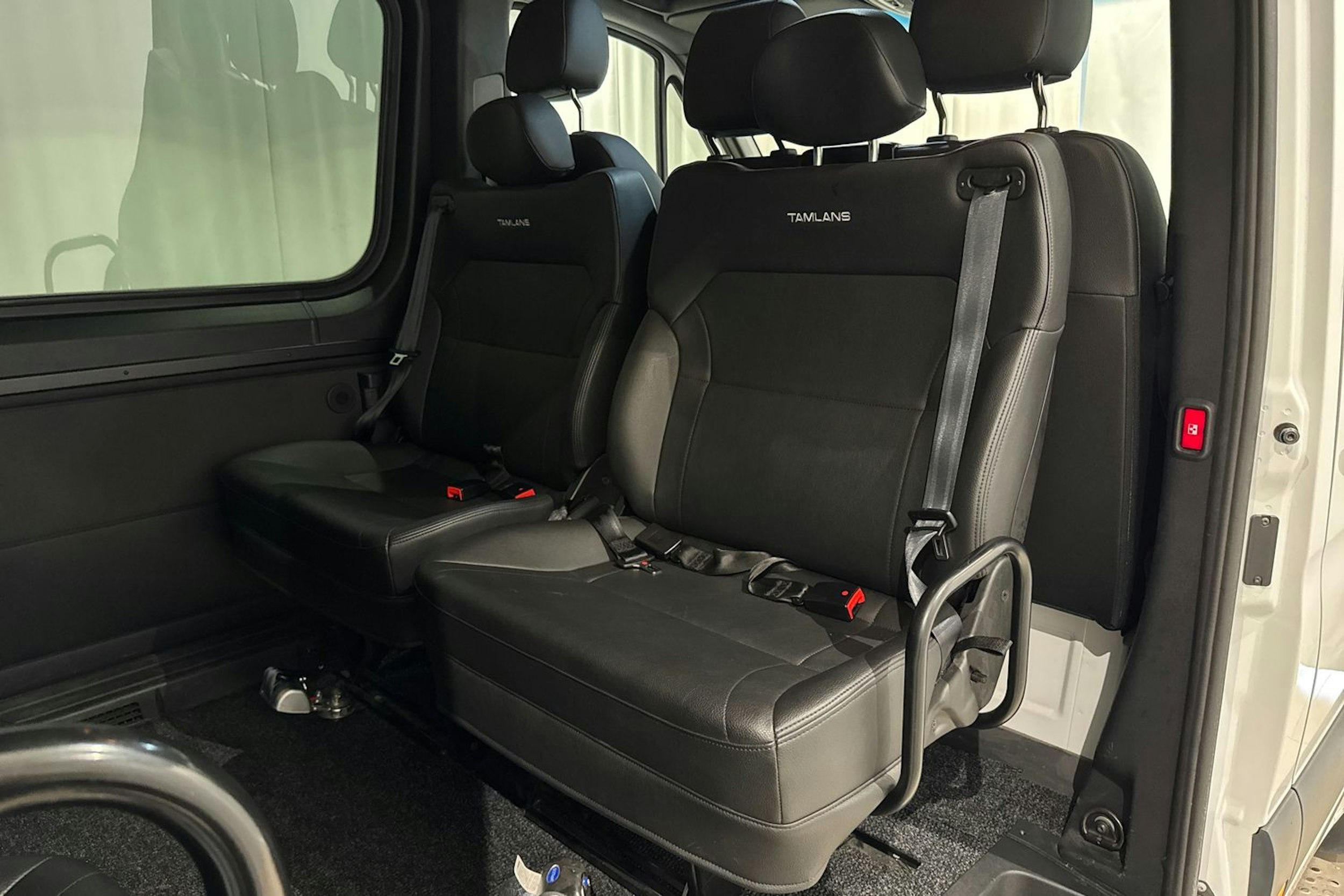 valkoinen Mercedes-Benz Sprinter 2024 kuva 16.