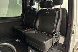 valkoinen Mercedes-Benz Sprinter 2024 kuva 16.