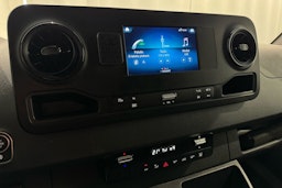 valkoinen Mercedes-Benz Sprinter 2024 kuva 19.
